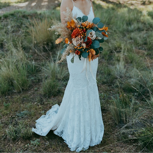 Clo Grace Loves Lace, worn once for 10 hours, professionally dry cleaned - Picture 5 of 9